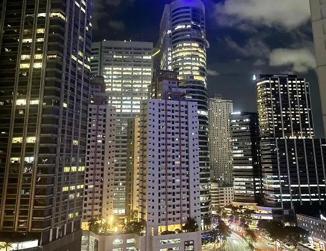Near Greenbelt - View Entire In Makati Lush Residences Aparthotel