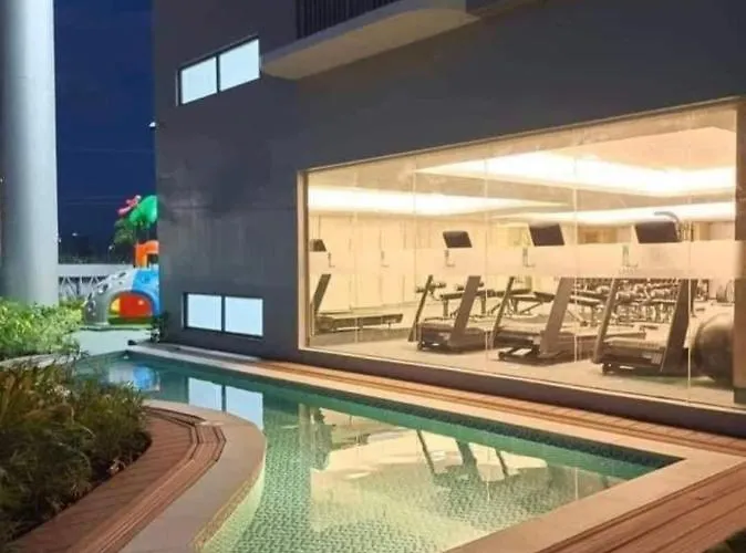 Near Greenbelt - View Entire In Makati Lush Residences Aparthotel Manila
